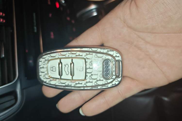Used Audi Q5 2013 40 TFSI Comfort Edition Vehicle Key