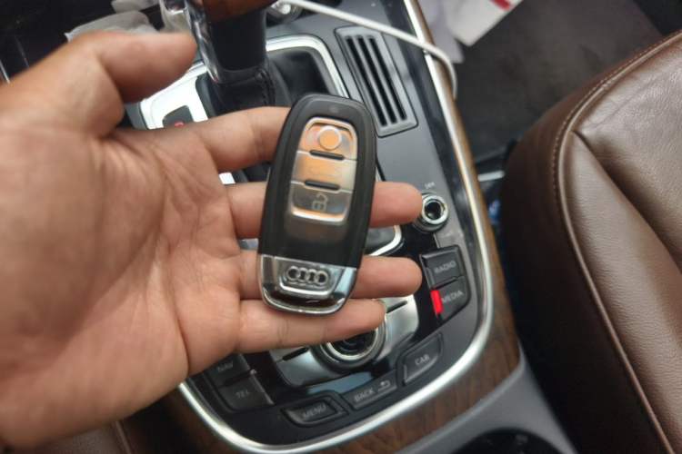 Used Audi Q5 2013 40 TFSI Comfort Edition Vehicle Key