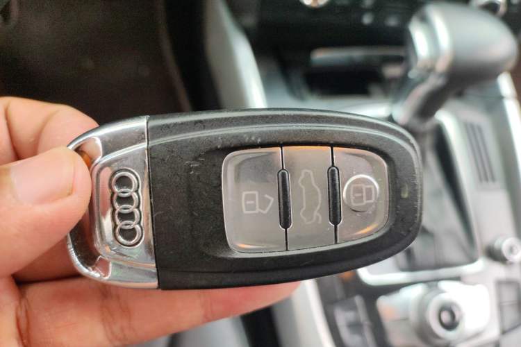 Used Audi Q5 2013 45 TFSI quattro Sport Edition Vehicle Key