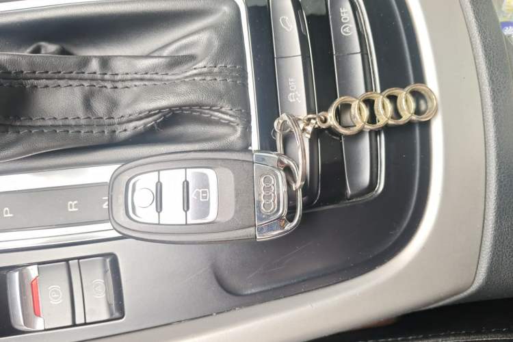Used Audi Q5 2013 40 TFSI Ambition Vehicle Key