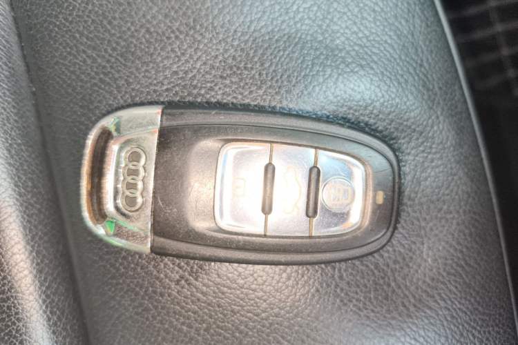 Used Audi Q5 2013 40 TFSI Technology Edition Vehicle Key