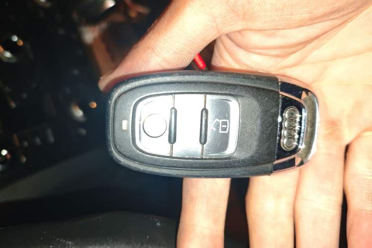 Used Audi Q5 2013 40 TFSI Technology Edition Vehicle Key