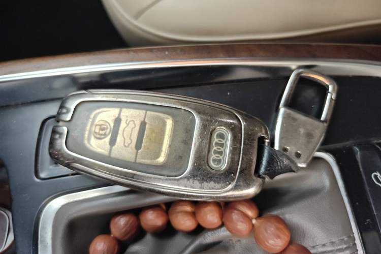 Used Audi Q5 2013 40 TFSI Comfort Edition Vehicle Key