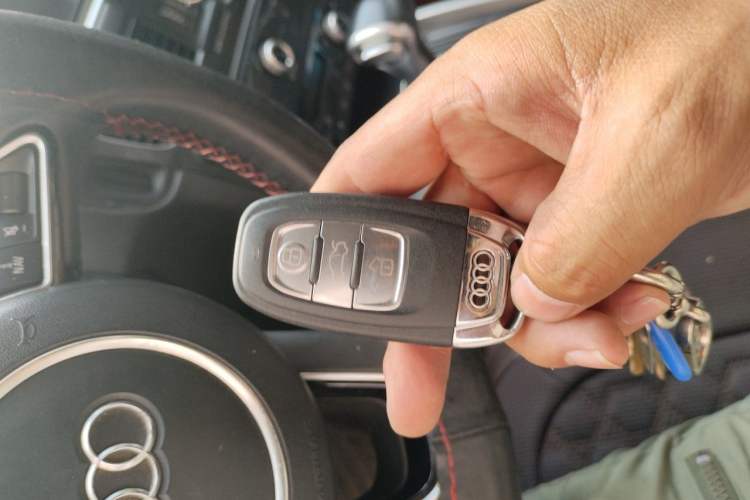 Used Audi Q5 2013 40 TFSI Technology Edition Vehicle Key
