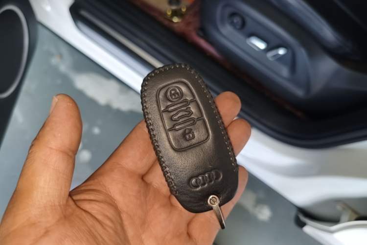 Used Audi Q5 2013 45 TFSI quattro off-road version Vehicle Key