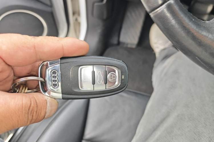 Used Audi Q5 2013 40 TFSI Comfort Edition Vehicle Key