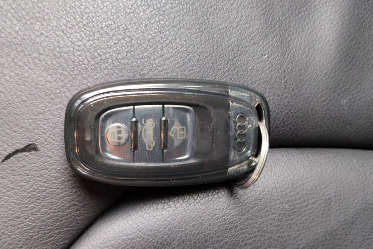 Used Audi Q5 2013 40 TFSI Comfort Edition Vehicle Key