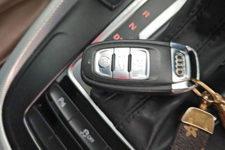 Used Audi Q5 2013 40 TFSI Technology Edition Vehicle Key