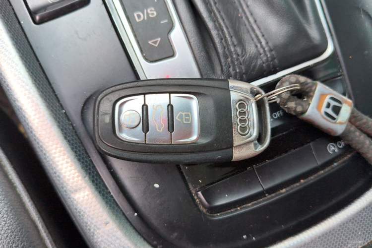 Used Audi Q5 2013 40 TFSI Technology Edition Vehicle Key