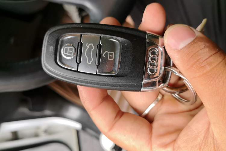 Used Audi Q5 2013 40 TFSI Ambition Vehicle Key