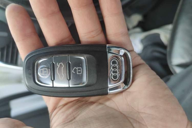 Used Audi Q5 2013 40 TFSI Ambition Vehicle Key