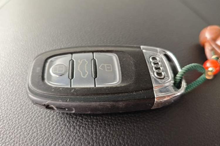 Used Audi Q5 2013 40 TFSI Technology Edition Vehicle Key