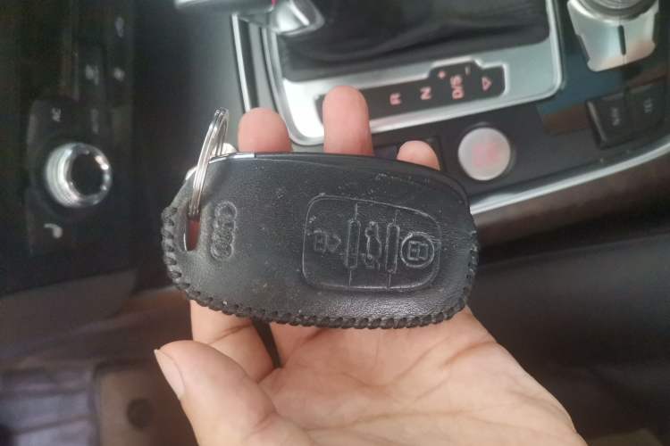 Used Audi Q5 2013 40 TFSI hybrid Vehicle Key