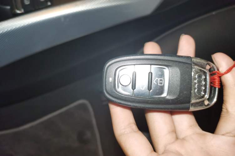 Used Audi Q5 2013 40 TFSI Technology Edition Vehicle Key