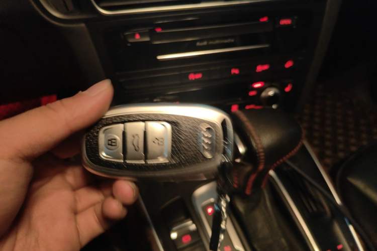 Used Audi Q5 2013 40 TFSI Comfort Edition Vehicle Key