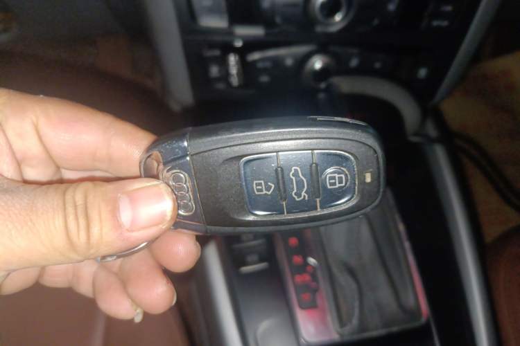 Used Audi Q5 2013 40 TFSI Ambition Vehicle Key