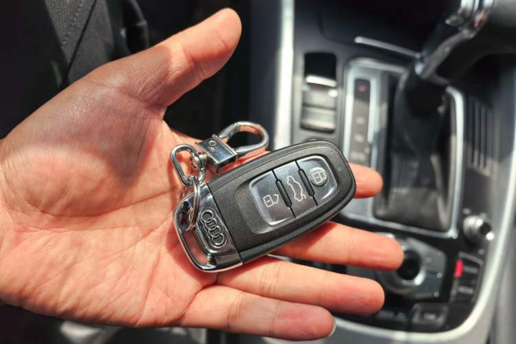 Used Audi Q5 2013 45 TFSI quattro Sport Edition Vehicle Key