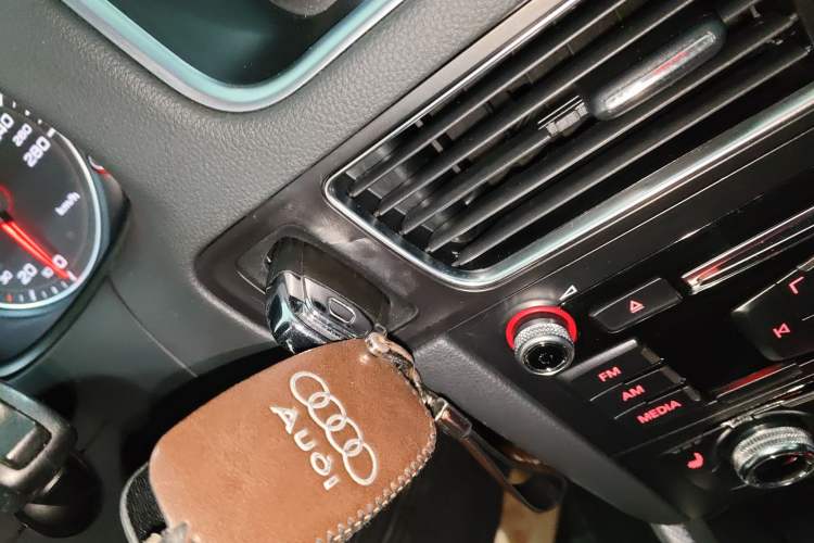 Used Audi Q5 2013 40 TFSI Technology Edition Vehicle Key
