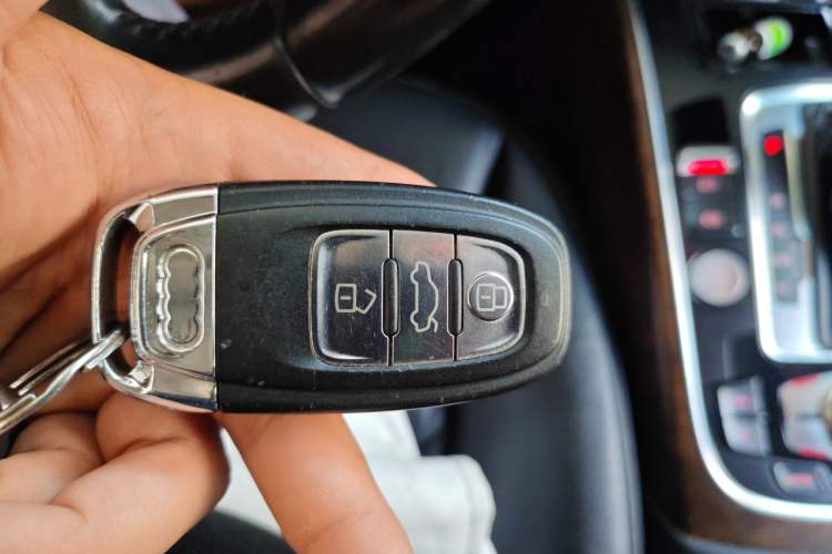 Used Audi Q5 2013 40 TFSI Comfort Edition Vehicle Key