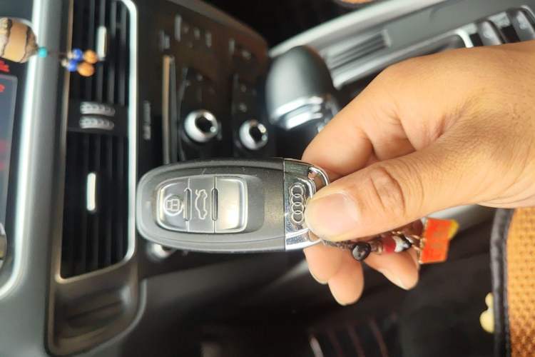 Used Audi Q5 2013 40 TFSI Ambition Vehicle Key