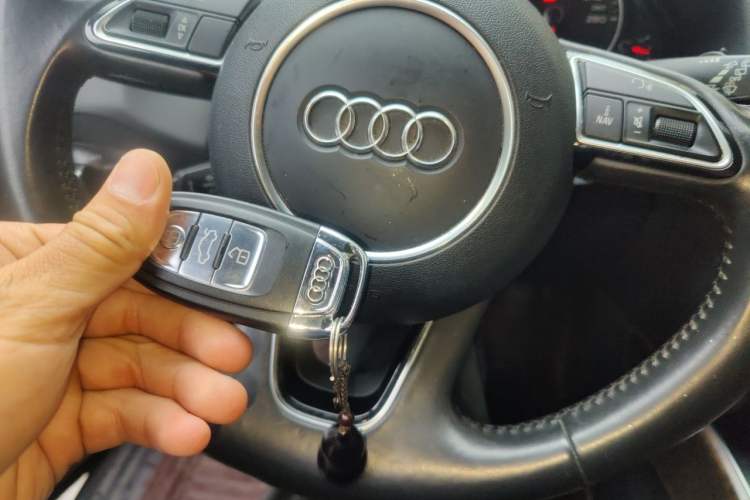 Used Audi Q5 2013 40 TFSI Comfort Edition Vehicle Key