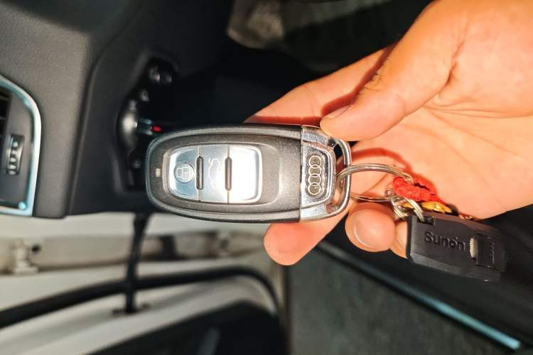 Used Audi Q5 2013 40 TFSI Ambition Vehicle Key