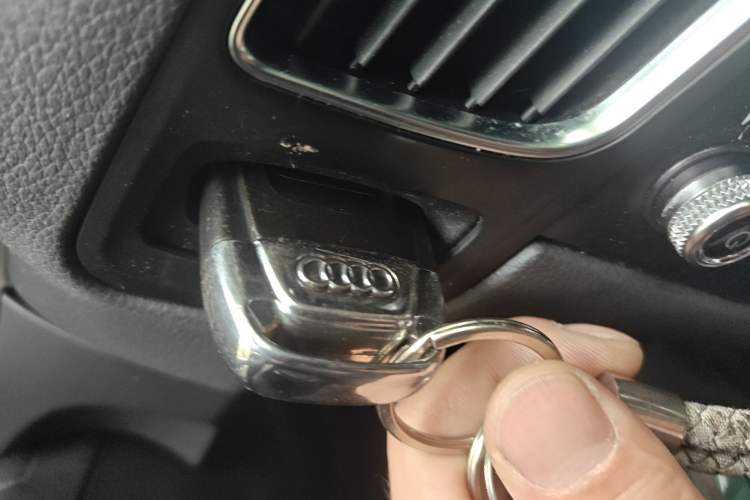 Used Audi Q5 2013 40 TFSI Technology Edition Vehicle Key