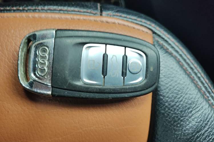 Used Audi Q5 2013 40 TFSI Ambition Vehicle Key