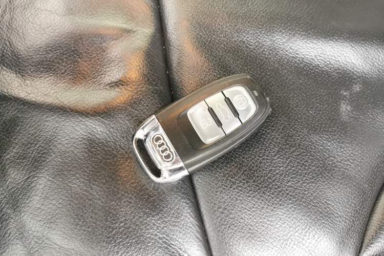 Used Audi Q5 2013 40 TFSI Comfort Edition Vehicle Key