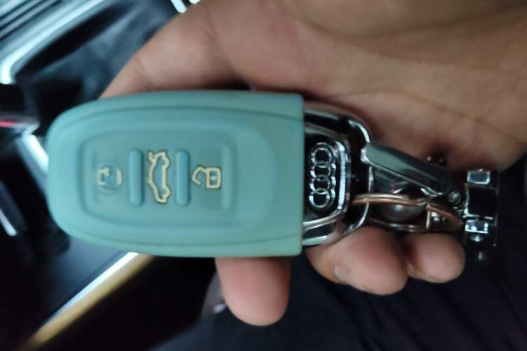 Used Audi Q5 2013 40 TFSI Luxury Model Vehicle Key