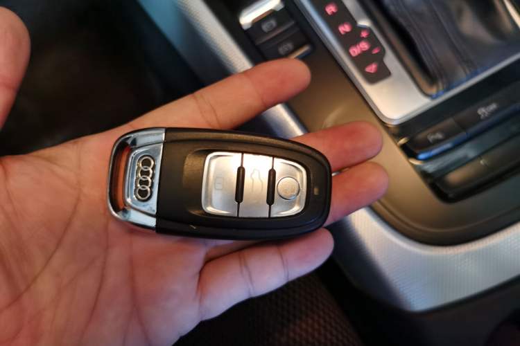 Used Audi Q5 2013 40 TFSI Technology Edition Vehicle Key