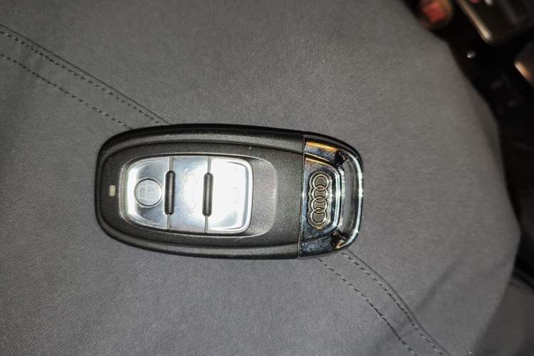 Used Audi Q5 2013 40 TFSI Technology Edition Vehicle Key