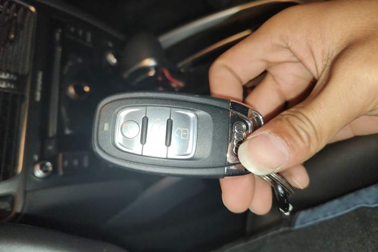 Used Audi Q5 2013 40 TFSI Technology Edition Vehicle Key