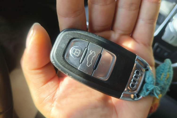 Used Audi Q5 2013 40 TFSI Comfort Edition Vehicle Key