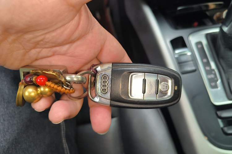 Used Audi Q5 2013 40 TFSI Ambition Vehicle Key
