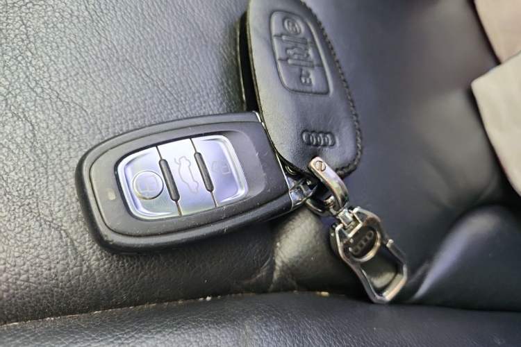 Used Audi Q5 2013 40 TFSI Technology Edition Vehicle Key