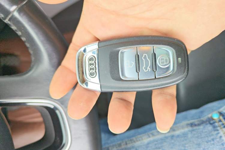 Used Audi Q5 2013 40 TFSI Technology Edition Vehicle Key