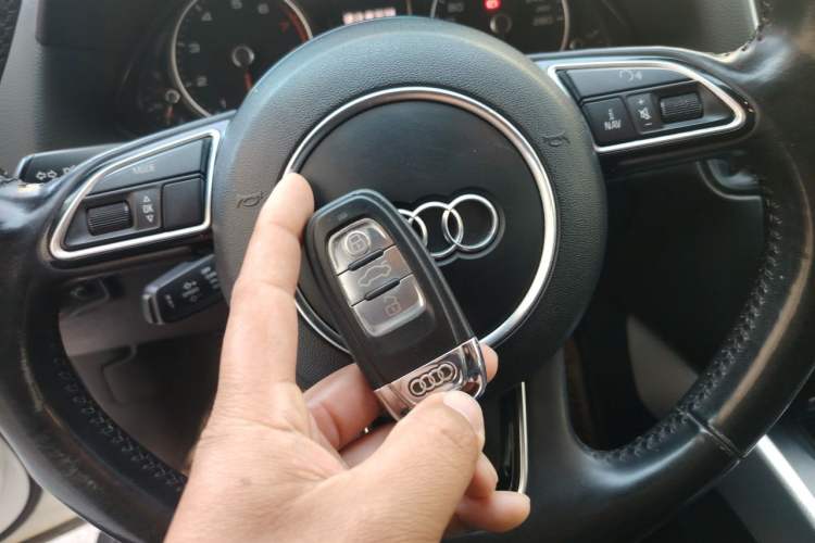 Used Audi Q5 2013 40 TFSI Technology Edition Vehicle Key