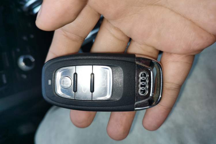 Used Audi Q5 2013 40 TFSI Technology Edition Vehicle Key