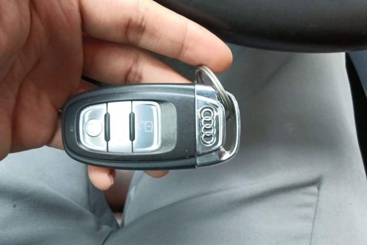 Used Audi Q5 2013 40 TFSI Technology Edition Vehicle Key