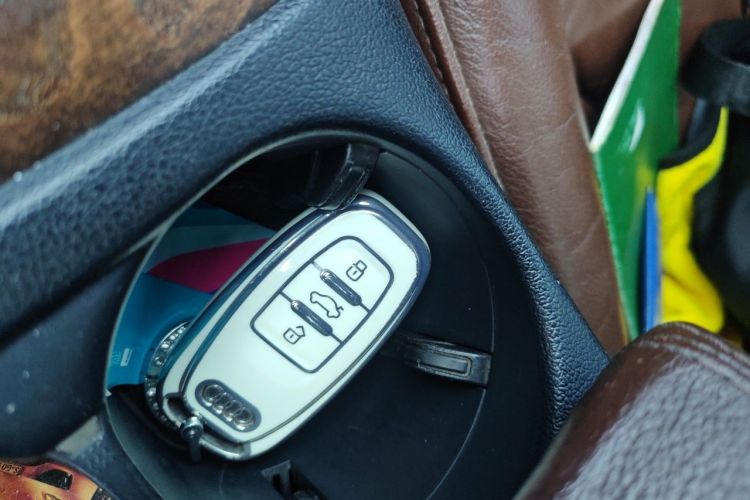 Used Audi Q5 2013 40 TFSI Comfort Edition Vehicle Key