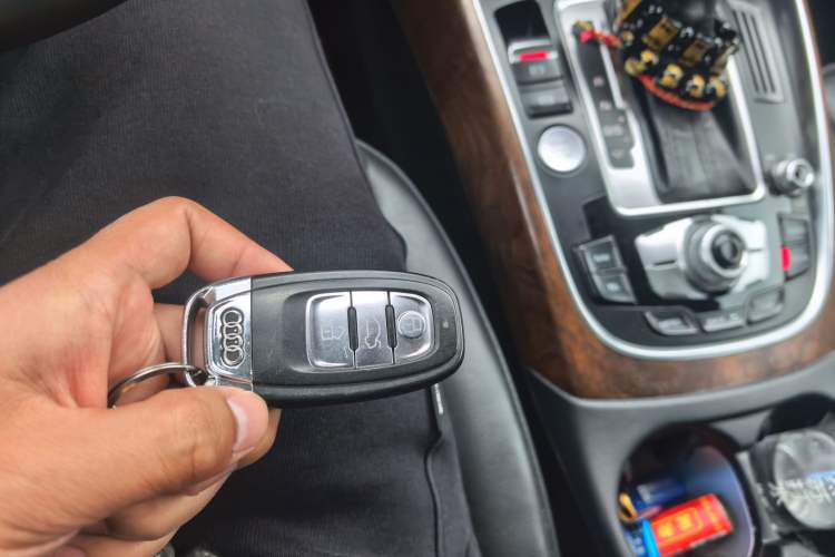 Used Audi Q5 2013 40 TFSI Comfort Edition Vehicle Key