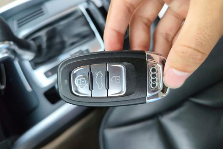 Used Audi Q5 2013 40 TFSI Technology Edition Vehicle Key