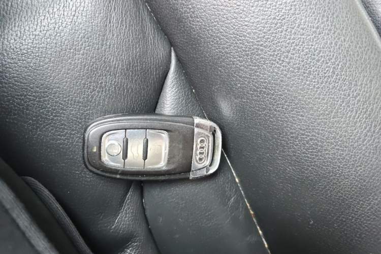 Used Audi Q5 2013 40 TFSI Technology Edition Vehicle Key