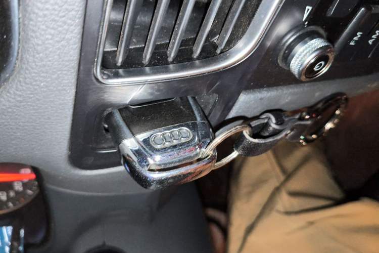 Used Audi Q5 2013 40 TFSI Technology Edition Vehicle Key