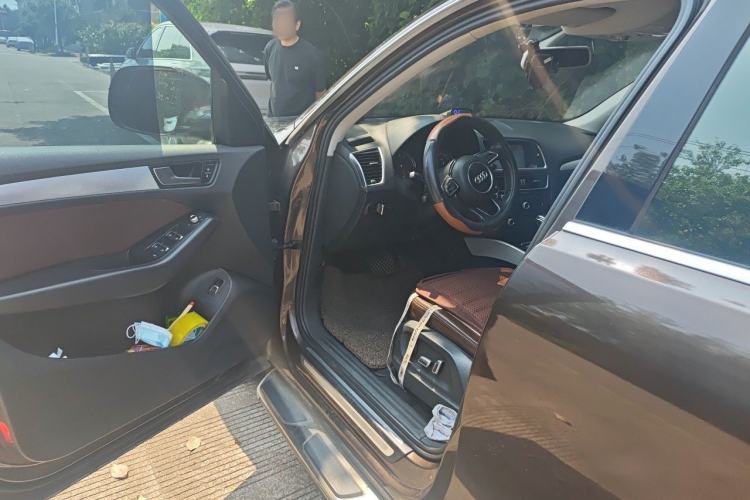 Used Audi Q5 2013 40 TFSI Technology Edition Driver Seat