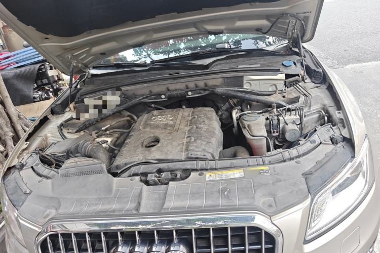 Used Audi Q5 2013 40 TFSI Ambition Engine Bay