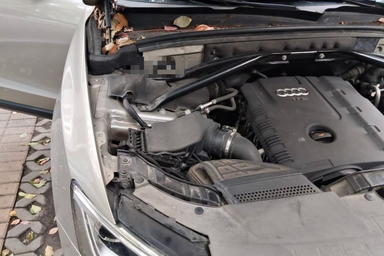 Used Audi Q5 2013 40 TFSI Comfort Edition Engine Bay Right