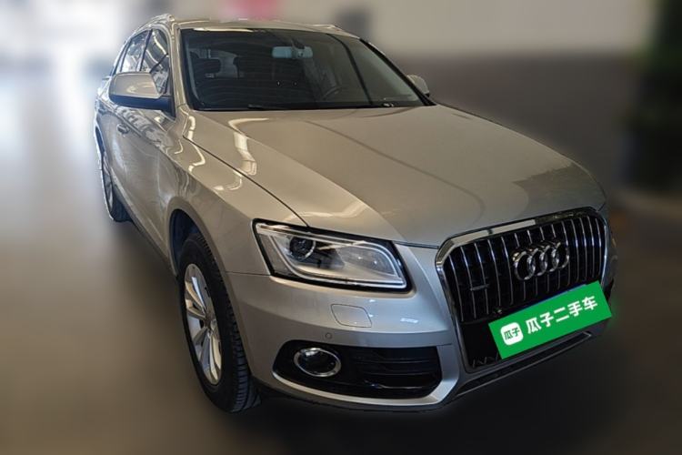 Used Audi Q5 2013 40 TFSI Technology Edition Front Right 45 Deg