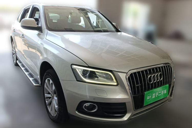 Used Audi Q5 2013 40 TFSI Technology Edition Front Right 45 Deg